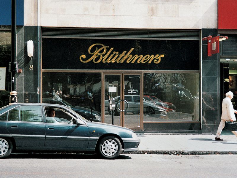 Blüthner London shop in the 1980s