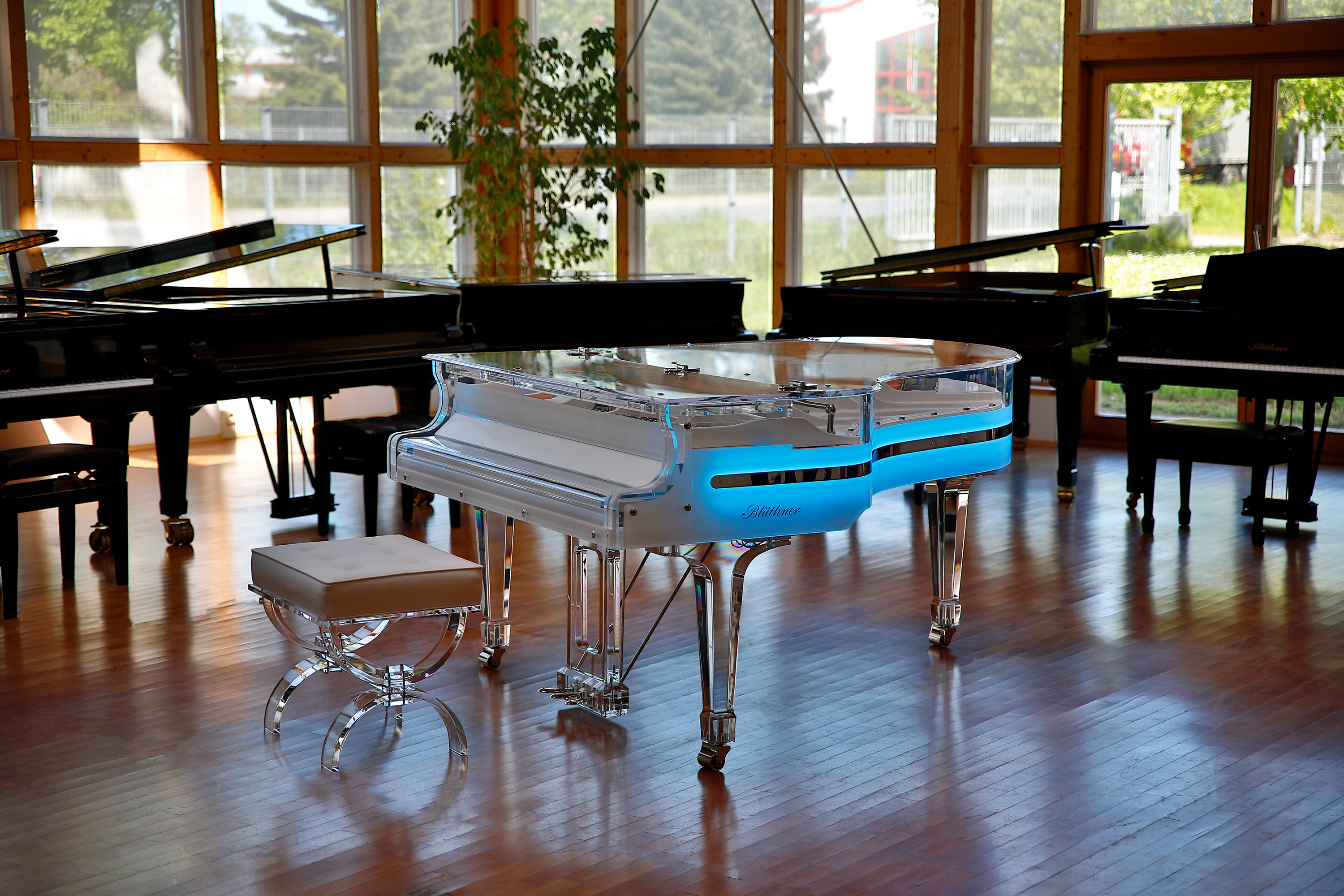 Crystal Edition Elegance designer grand piano