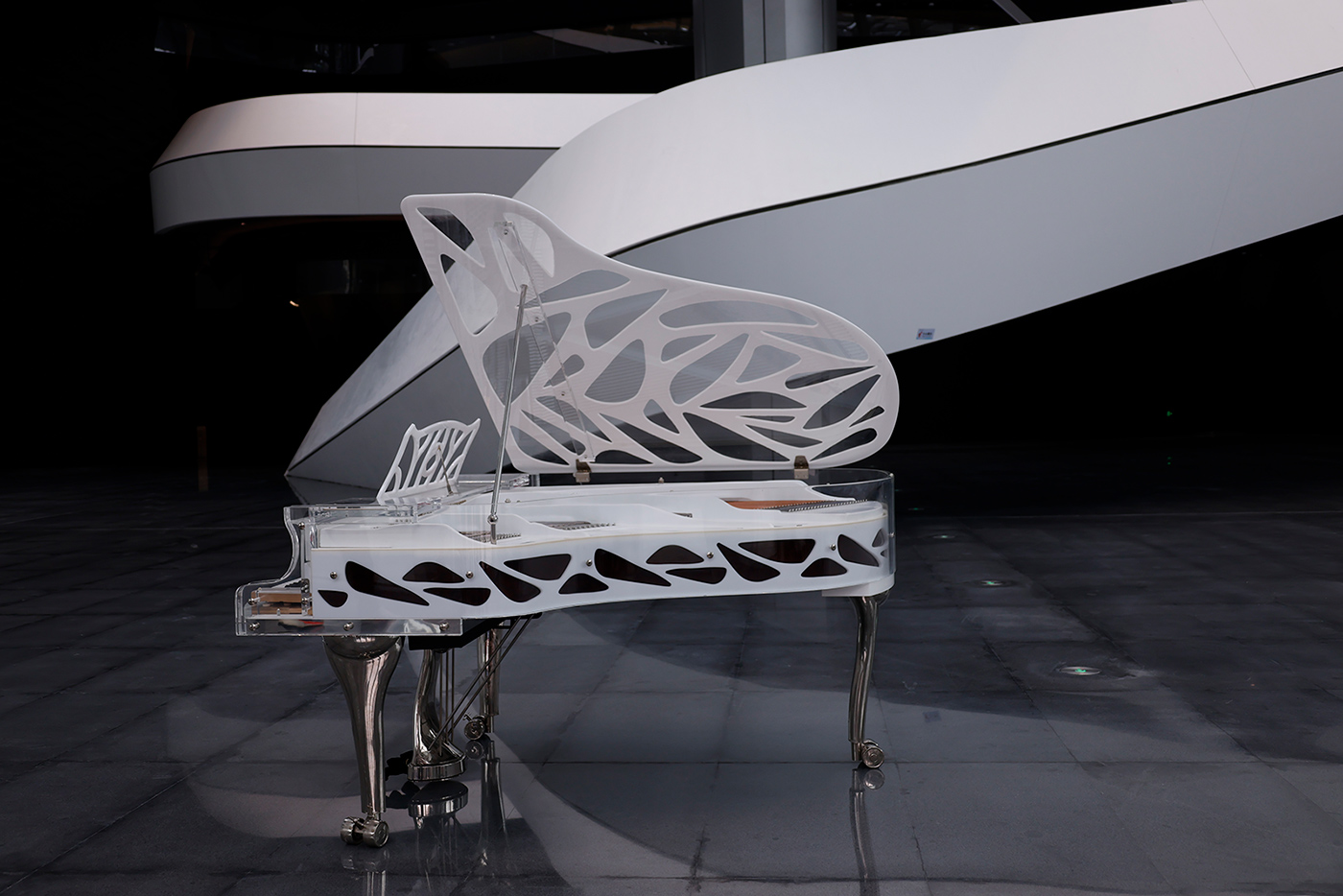 Blüthner Hive designer piano